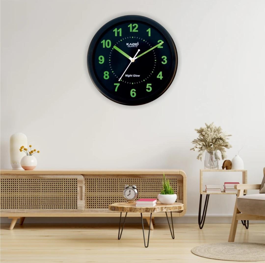 Analog 24.5 cm X 24.5 cm Wall Clock (Black, With Glass, Standard)